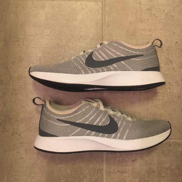 Nike Shoes - Women’s Nike Dualtone racer